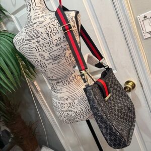 Elegant Black and Red Patterned Shoulder‎ Bag